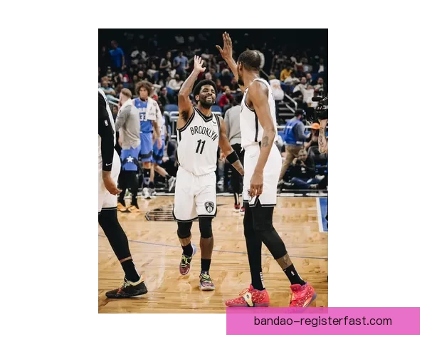 国王惨败黄蜂44分赛后球队官推调侃称最终比分自行查阅NBA官网